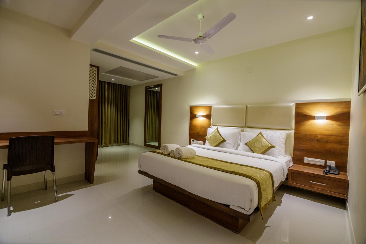 Hotel Tranquil Manipal Exteriör bild